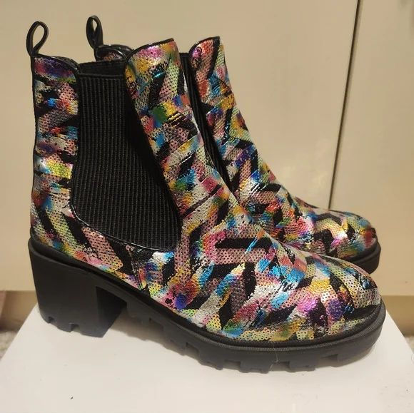 Betsey Johnson “Rowann” Rainbow Sequin Metallic Lug-Sole Boots Sz. 9.5 Ret. $178 - Picture 1 of 9